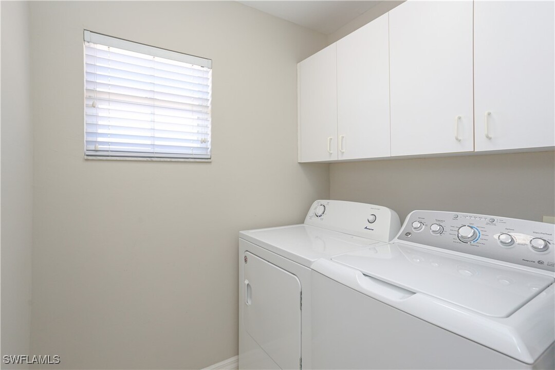 5636 Whisperwood Blvd in Naples, FL - Building Photo