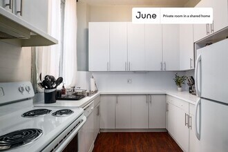 Room in Shared 4 bed/1 bath home, Unit B in New York, NY - Building Photo - Building Photo