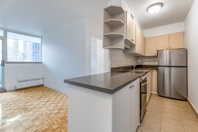 135 Isabella St in Toronto, ON - Building Photo - Interior Photo