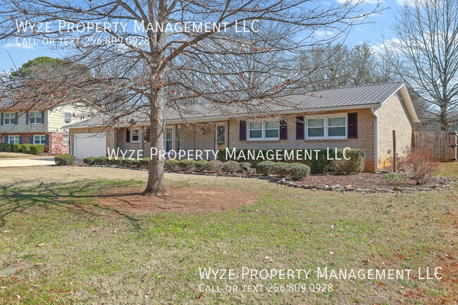 2105 Manassas Dr SW in Huntsville, AL - Building Photo - Building Photo