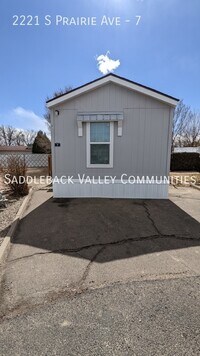 2221 S Prairie Ave photo'