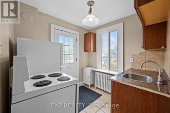 128-128 Britannia Ave in Hamilton, ON - Building Photo - Building Photo