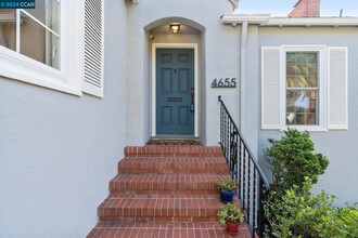 4655 Harbord Dr in Oakland, CA - Building Photo - Building Photo