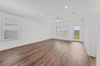 5068 Pismo Ray Dr in Katy, TX - Foto de edificio - Building Photo