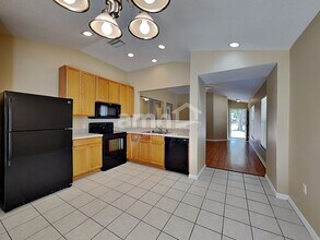 11912 Mango Groves Blvd in Seffner, FL - Foto de edificio - Building Photo