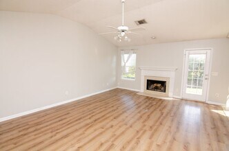 1912 Portview Dr in Spring Hill, TN - Building Photo - Building Photo