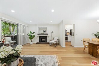 14960 Victory Blvd in Los Angeles, CA - Building Photo - Building Photo