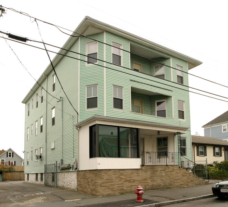 70 Phillips Ave in New Bedford, MA - Foto de edificio