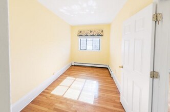517 Beacon St, Unit 12 in Boston, MA - Building Photo - Building Photo