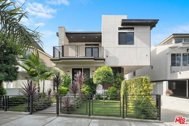 property at 211 S Irena Ave