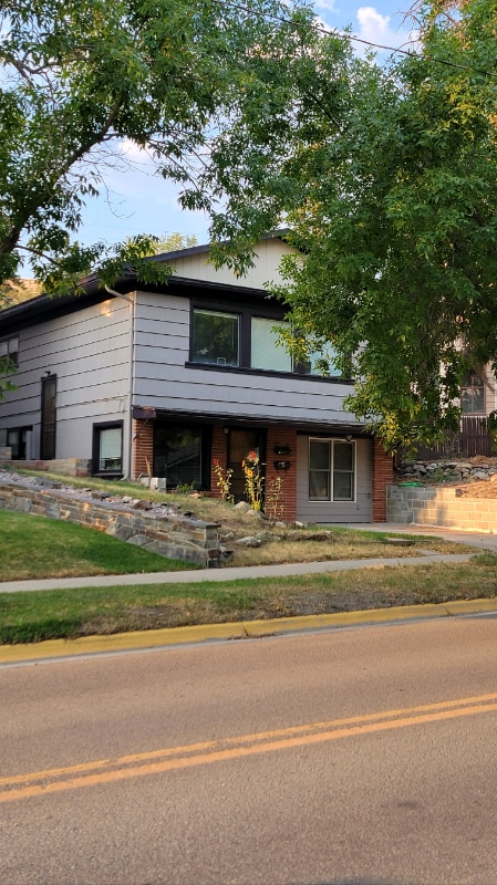 property at 839 E Broadway St
