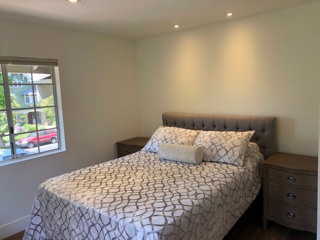 2650 Van Buren Pl in Los Angeles, CA - Foto de edificio - Building Photo