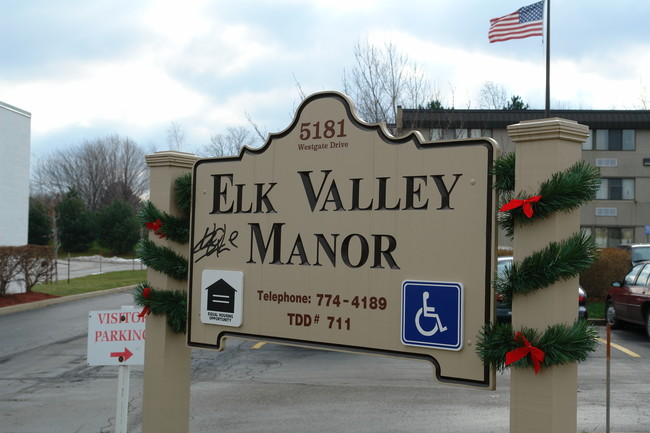 Elk Valley Manor in Girard, PA - Building Photo - Building Photo