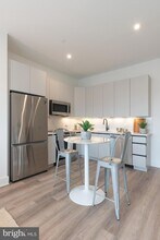 1421 E Columbia Ave, Unit 401 in Philadelphia, PA - Building Photo - Building Photo