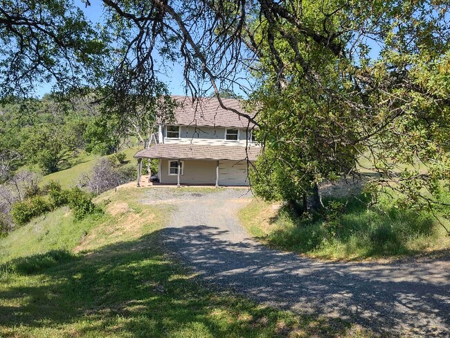 10379 Dewell Rd Ext in Upper Lake, CA - Building Photo - Building Photo