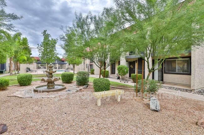 700 W University Dr in Tempe, AZ - Building Photo - Building Photo