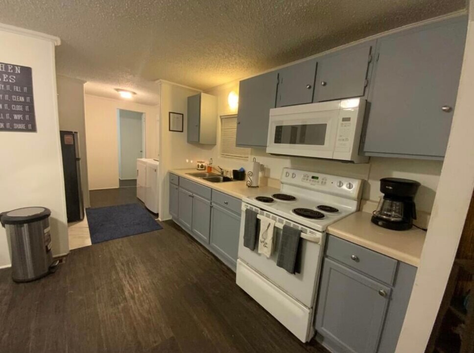 128 Marsha St in Picayune, MS - Building Photo