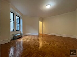 West 55th Street, Unit 5D in New York, NY - Building Photo - Building Photo