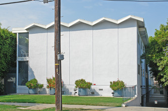 3719 Clarington Ave in Los Angeles, CA - Building Photo - Other