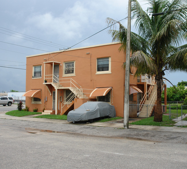 6934 NE 2nd Ave in Miami, FL - Building Photo - Building Photo