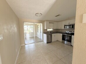 4837 Vision Ave in Holiday, FL - Building Photo - Building Photo