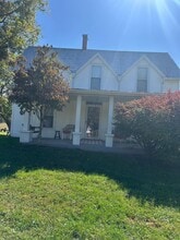 19427 Saturn Dr in Abingdon, VA - Building Photo - Building Photo