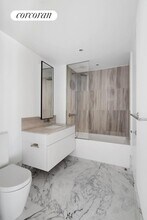 429 Kent Ave in Brooklyn, NY - Building Photo - Building Photo