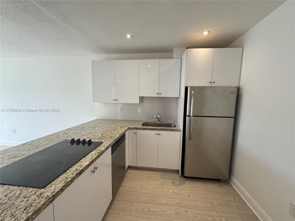 4920 NW 79th Ave in Doral, FL - Building Photo