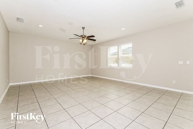 1067 Persimmon Dr in Middleburg, FL - Building Photo - Building Photo