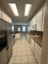 475 Folk Crest Ln in Dickinson, TX - Building Photo - Building Photo