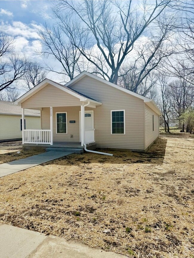 2117 Beech St in Terre Haute, IN - Building Photo - Building Photo