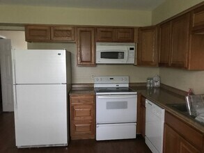 2280 Jericho Rd in Aurora, IL - Building Photo - Building Photo