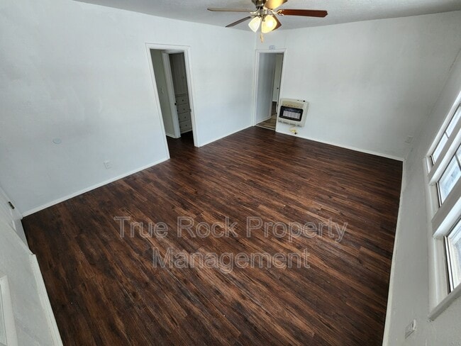 631 N Hickory Ave in Ada, OK - Foto de edificio - Building Photo