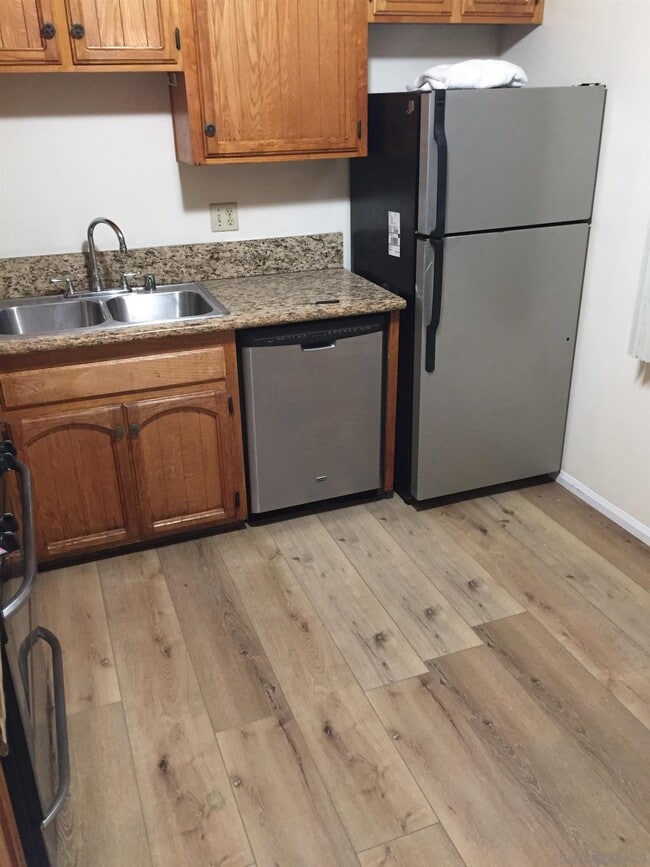 property at 1462 Oliver Ave