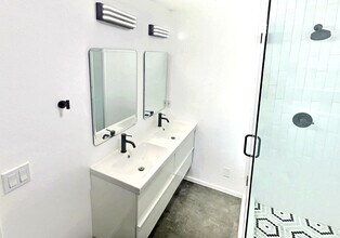 946 N Avenue 50, Unit 946 in Los Angeles, CA - Building Photo - Building Photo