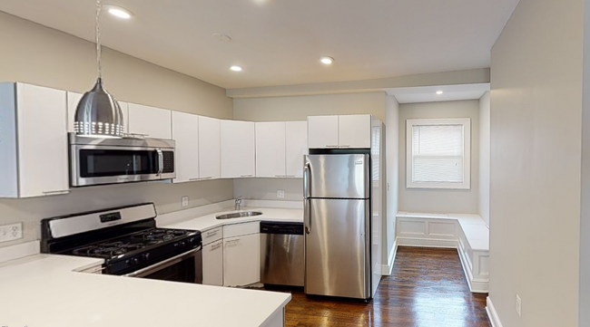 29 JFK St, Unit 4