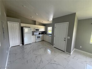 1021 Danforth St in Lehigh Acres, FL - Building Photo - Building Photo