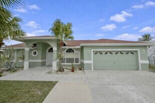 1168 Hatteras Cir in Greenacres, FL - Building Photo