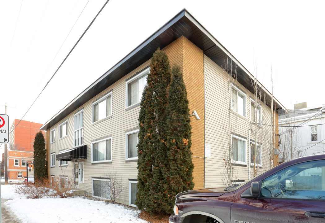 Gallery II Apartments in Edmonton, AB - Building Photo