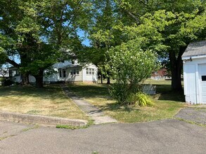 644 Amity Rd in Bethany, CT - Building Photo - Building Photo