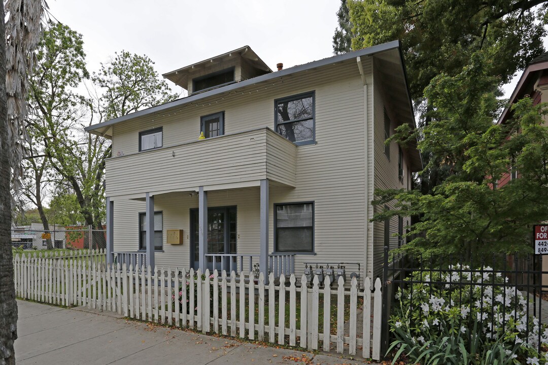 1514 F St in Sacramento, CA - Building Photo