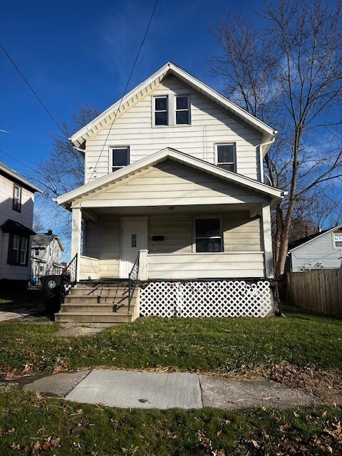 907 Kling St in Akron, OH - Building Photo