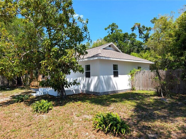 1608 E New Orleans Ave in Tampa, FL - Building Photo - Building Photo