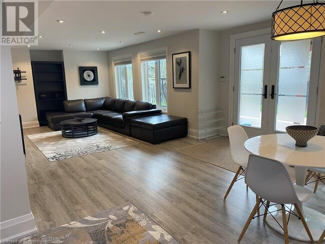 property at 914 Best Cir