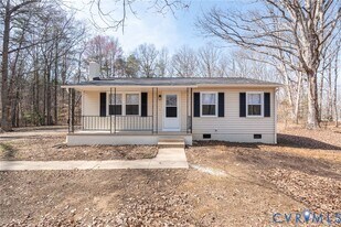 2556 Dogtown Rd in Goochland, VA - Building Photo