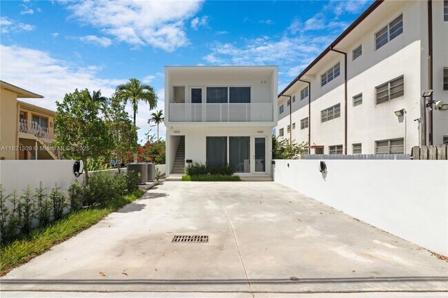 4430 W Flagler St