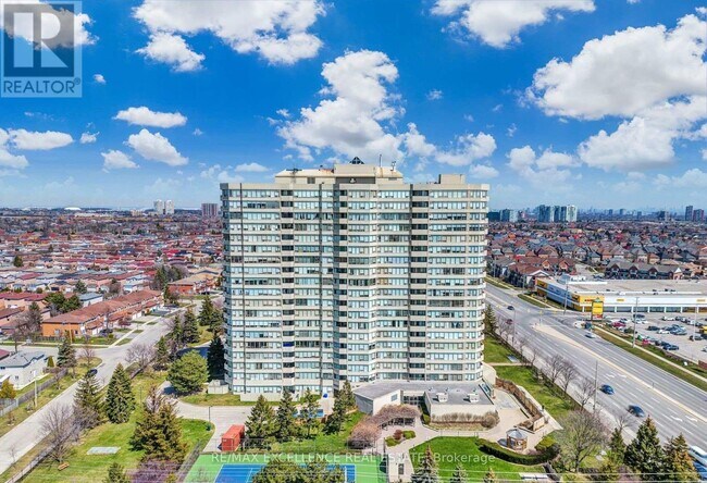 700-700 Constellation Dr in Mississauga, ON - Building Photo - Building Photo