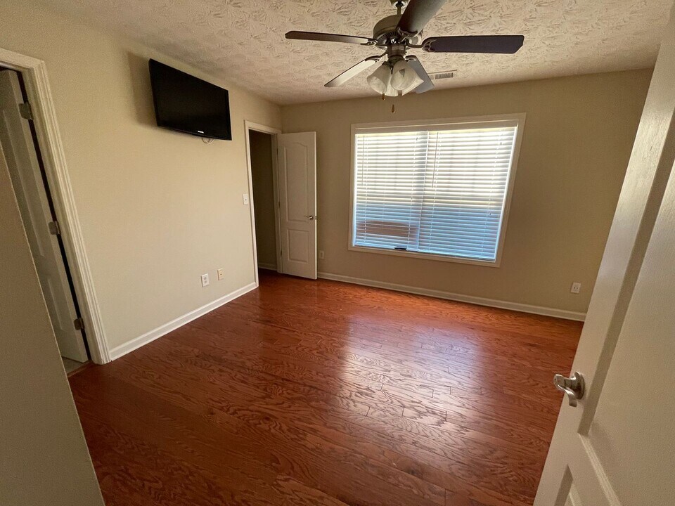 1041 Apple Orchard Ln in Greensboro, GA - Building Photo