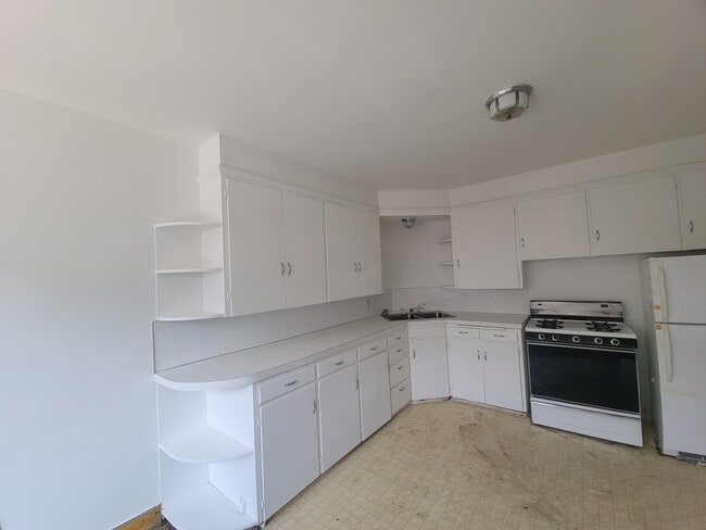 2324 Van Buren Ave in Ogden, UT - Building Photo - Building Photo