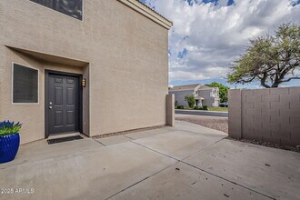 11354 W Austin Thomas Dr in Surprise, AZ - Building Photo - Building Photo
